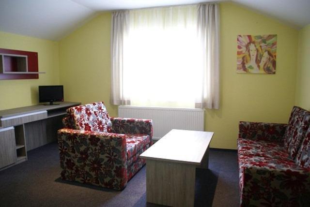 F - Team Hotel Liptovský Hrádok Zimmer foto