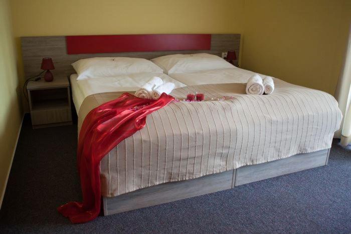 F - Team Hotel Liptovský Hrádok Zimmer foto